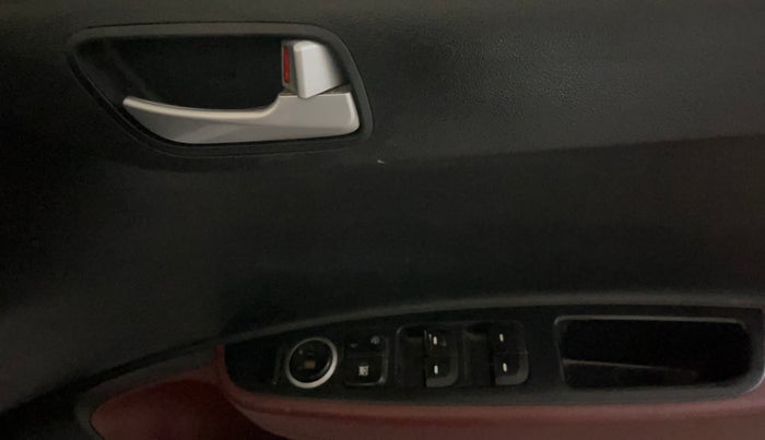 2016 Hyundai Grand i10 1.2 SPORTZ PRIME EDITION VTVT, CNG, Manual, 77,722 km, Driver Side Door Panels Control