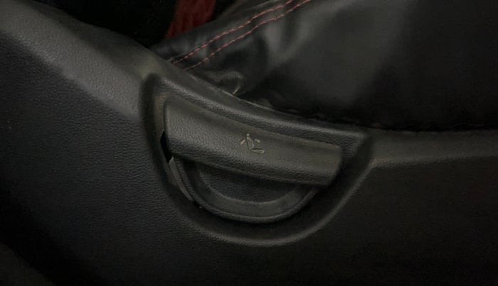 2016 Hyundai Grand i10 1.2 SPORTZ PRIME EDITION VTVT, CNG, Manual, 77,722 km, Driver Side Adjustment Panel