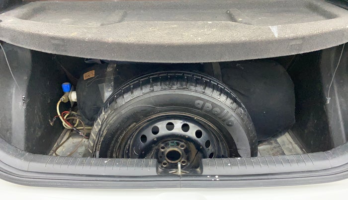 2016 Hyundai Elite i20 MAGNA 1.2, CNG, Manual, 67,089 km, Boot Inside