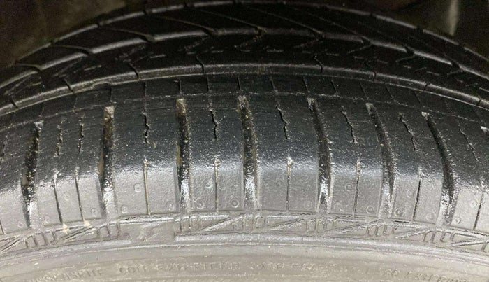 2016 Honda Amaze 1.2L I-VTEC S, Petrol, Manual, 16,843 km, Right Front Tyre Tread