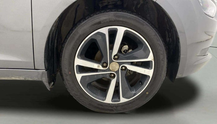 2022 Tata ALTROZ XZ PETROL, Petrol, Manual, 10,223 km, Right Front Wheel