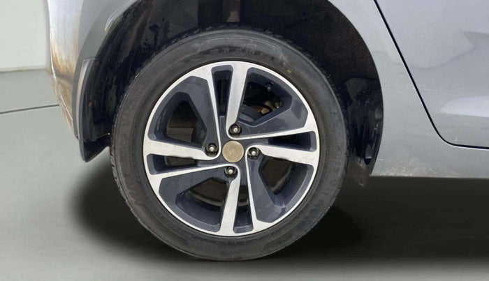 2022 Tata ALTROZ XZ PETROL, Petrol, Manual, 10,223 km, Right Rear Wheel