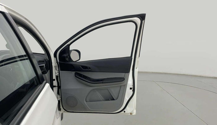 2024 Tata Tiago XT CNG, CNG, Manual, 11,483 km, RHS Front Door