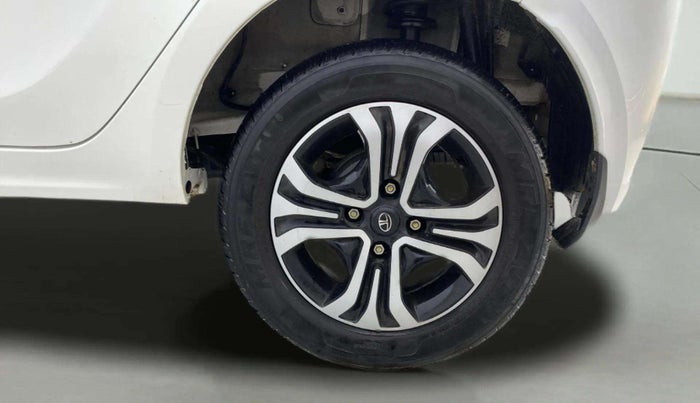 2024 Tata Tiago XT CNG, CNG, Manual, 11,483 km, Left Rear Wheel