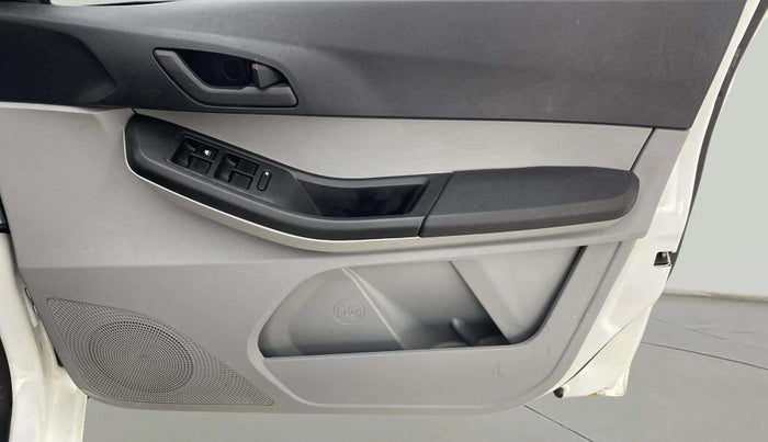 2024 Tata Tiago XT CNG, CNG, Manual, 11,483 km, Driver Side Door Panels Control