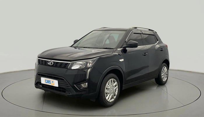 2021 Mahindra XUV300 W4 1.2 PETROL, Petrol, Manual, 26,387 km, Left Front Diagonal