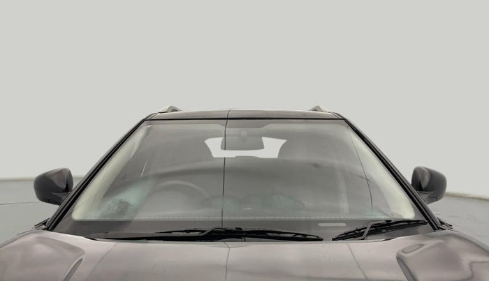 2021 Mahindra XUV300 W4 1.2 PETROL, Petrol, Manual, 26,387 km, Front Windshield