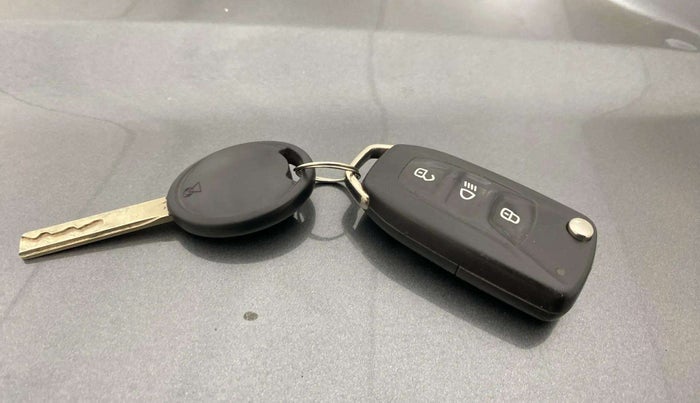 2022 Tata NEXON XMA SUNROOF DIESEL, Diesel, Automatic, 42,338 km, Key Close Up