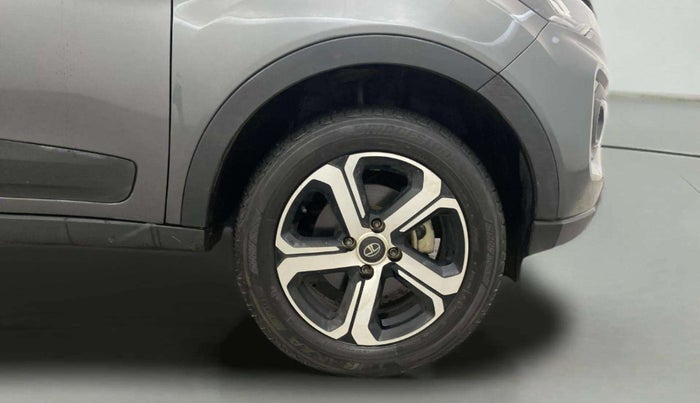 2022 Tata NEXON XMA SUNROOF DIESEL, Diesel, Automatic, 42,338 km, Right Front Wheel