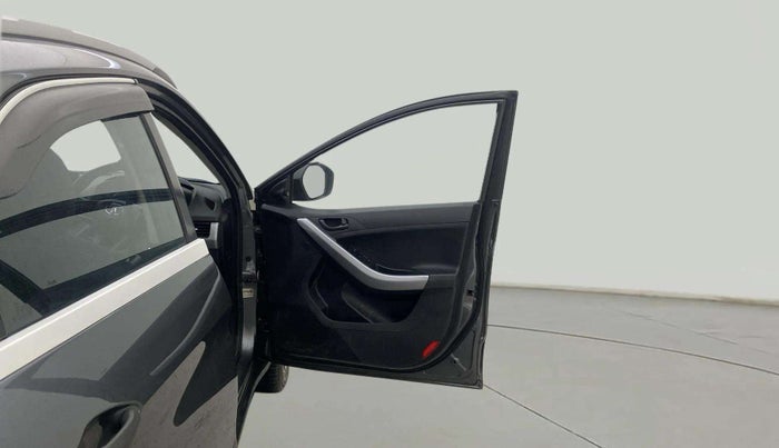 2022 Tata NEXON XMA SUNROOF DIESEL, Diesel, Automatic, 42,338 km, RHS Front Door