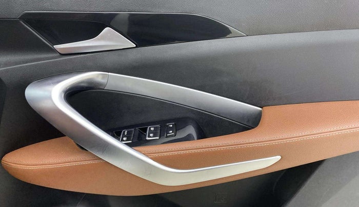2022 MG HECTOR PLUS SELECT 2.0 DIESEL TURBO MT 7-STR, Diesel, Manual, 68,623 km, Driver Side Door Panels Control