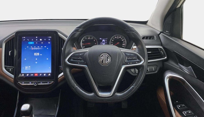2022 MG HECTOR PLUS SELECT 2.0 DIESEL TURBO MT 7-STR, Diesel, Manual, 68,623 km, Steering Wheel Close Up