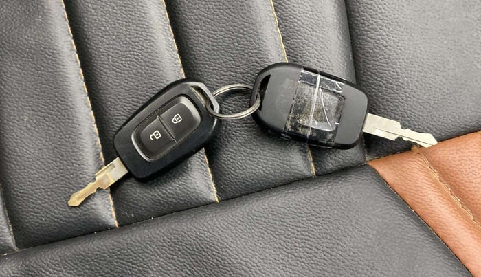 2017 Renault Kwid CLIMBER 1.0 AMT, Petrol, Automatic, 59,863 km, Key Close Up