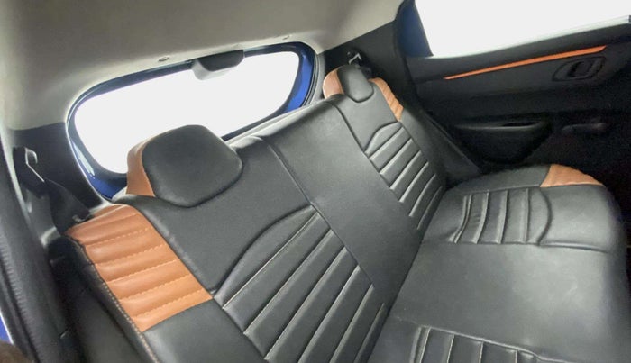 2017 Renault Kwid CLIMBER 1.0 AMT, Petrol, Automatic, 59,863 km, Right Side Rear Door Cabin