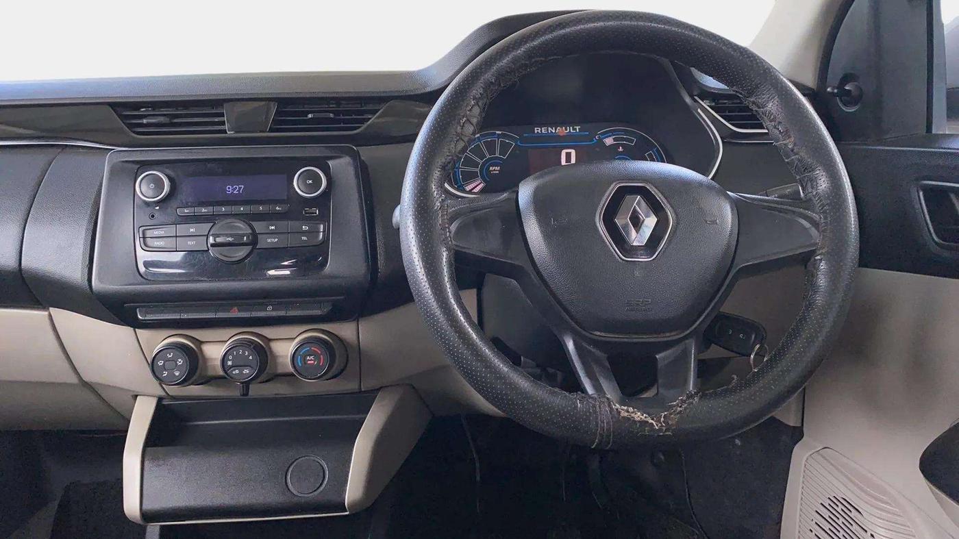 2019 Renault TRIBER RXL MT, Petrol, Manual, 83,217 km, Steering Wheel Close Up