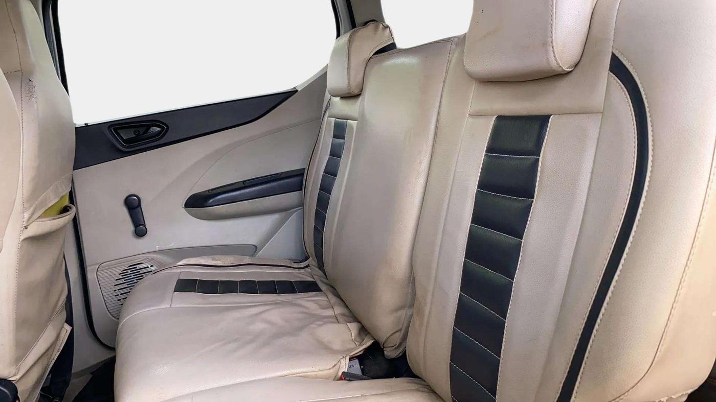 2019 Renault TRIBER RXL MT, Petrol, Manual, 83,217 km, Right Side Rear Door Cabin