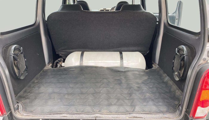 2023 Maruti Eeco 5 STR AC CNG, CNG, Manual, 16,215 km, Boot Inside