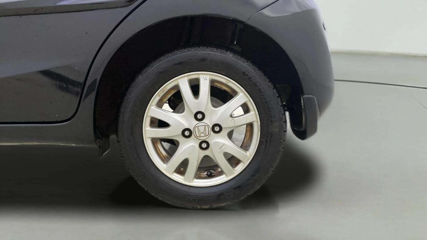 2014 Honda Brio VX AT, Petrol, Automatic, 32,064 km, Left Rear Wheel