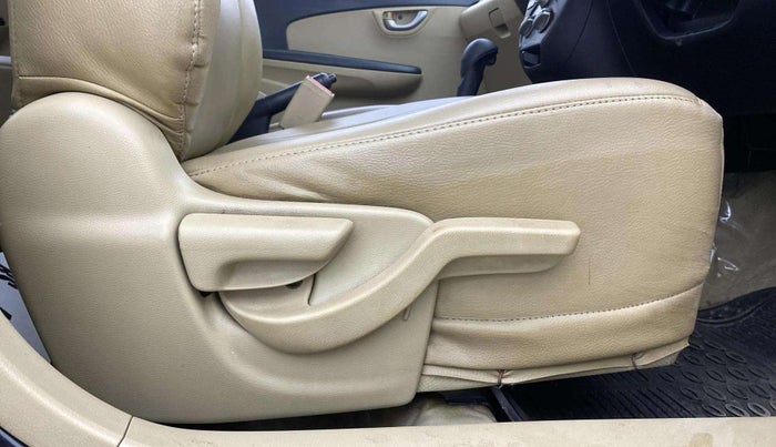 2014 Honda Brio VX AT, Petrol, Automatic, 32,064 km, Driver Side Adjustment Panel