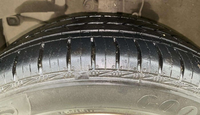2014 Honda Brio VX AT, Petrol, Automatic, 32,064 km, Left Front Tyre Tread