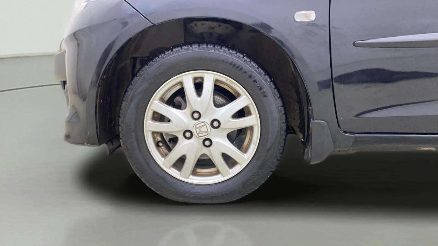 2014 Honda Brio VX AT, Petrol, Automatic, 32,064 km, Left Front Wheel