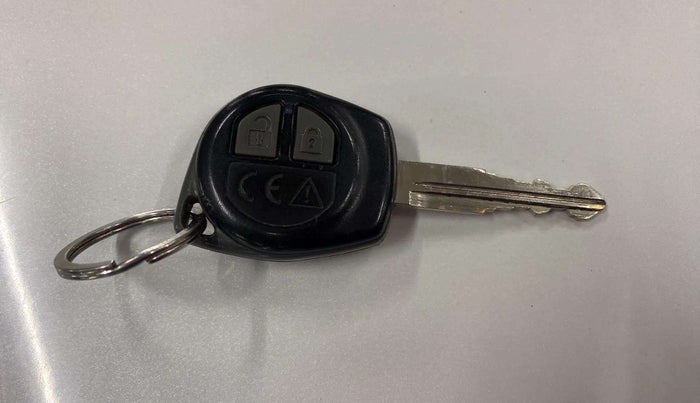 2022 Toyota Glanza E, Petrol, Manual, 34,508 km, Key Close Up