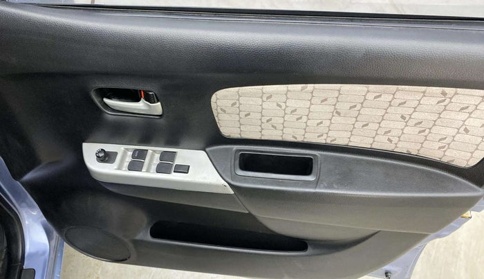 2013 Maruti Wagon R 1.0 VXI, Petrol, Manual, 78,099 km, Driver Side Door Panels Control