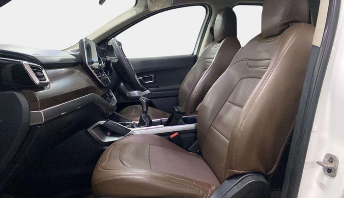 2020 Tata Harrier XT PLUS 2.0L KRYOTEC, Diesel, Manual, 99,677 km, Right Side Front Door Cabin