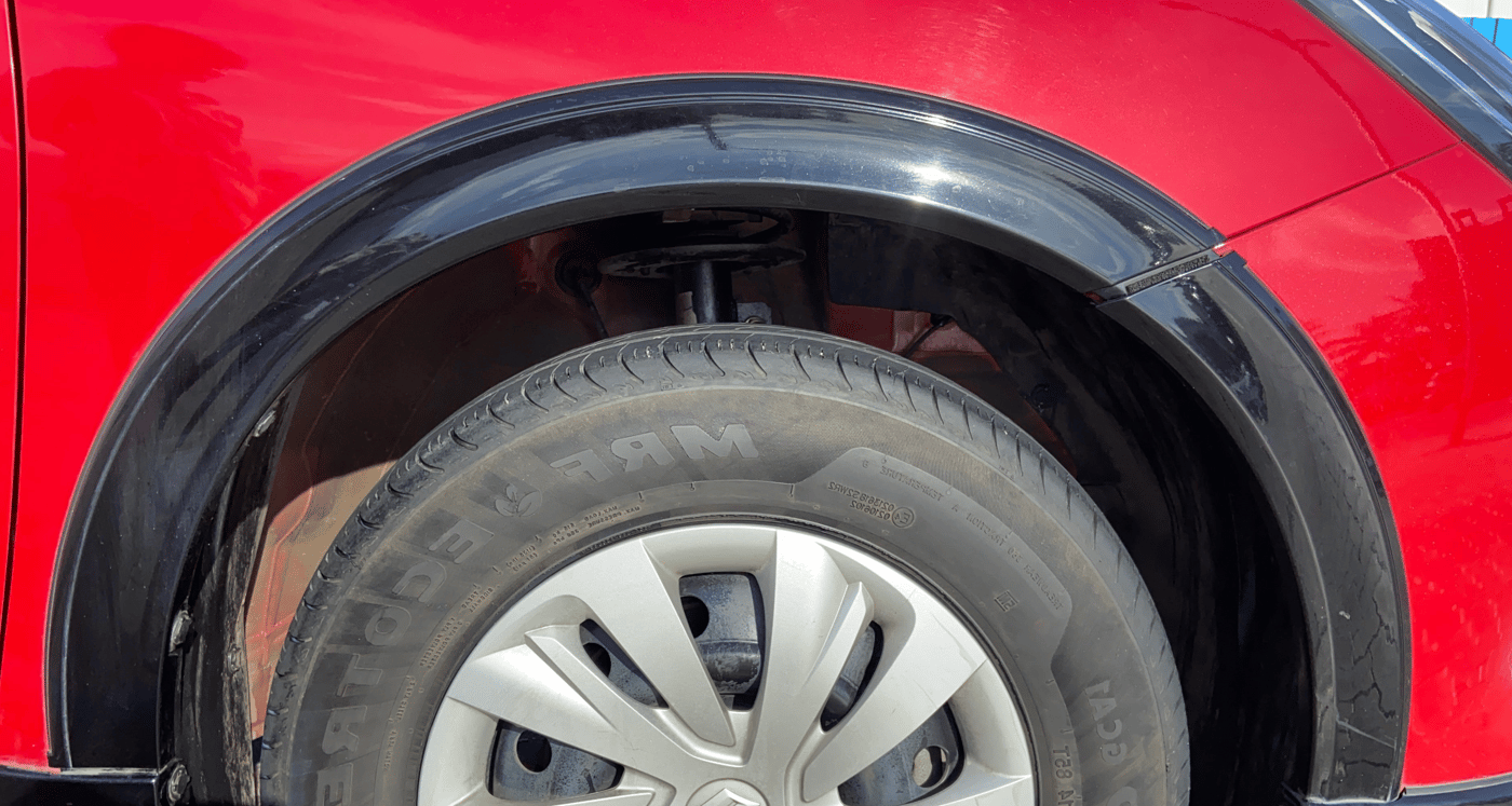 2024 Maruti Swift VXi (O), Petrol, Manual, 30,500 km, Right Front Tyre Tread