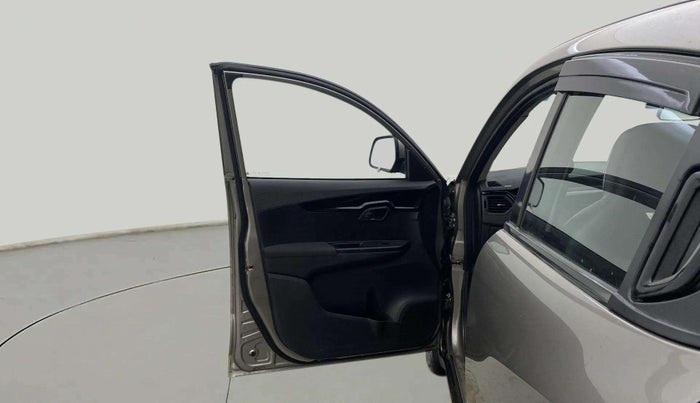 2019 Mahindra KUV 100 NXT K8 P 6 STR, Petrol, Manual, 13,446 km, LHS Front Door