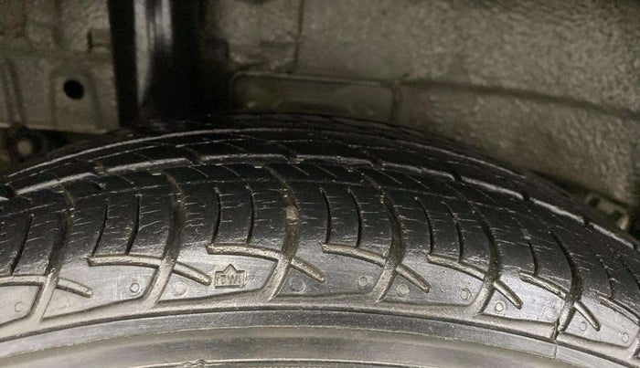 2019 Mahindra KUV 100 NXT K8 P 6 STR, Petrol, Manual, 13,446 km, Right Rear Tyre Tread