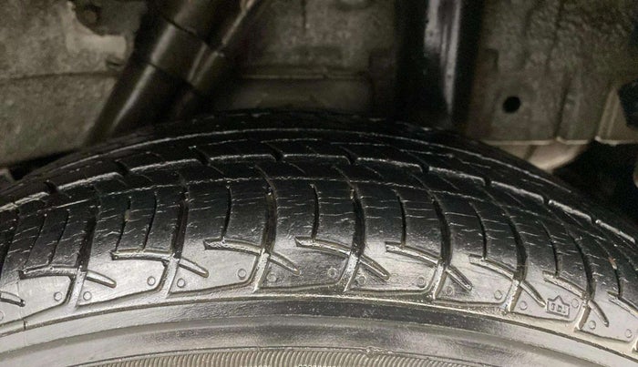 2019 Mahindra KUV 100 NXT K8 P 6 STR, Petrol, Manual, 13,446 km, Left Rear Tyre Tread