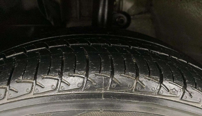 2019 Mahindra KUV 100 NXT K8 P 6 STR, Petrol, Manual, 13,446 km, Left Front Tyre Tread