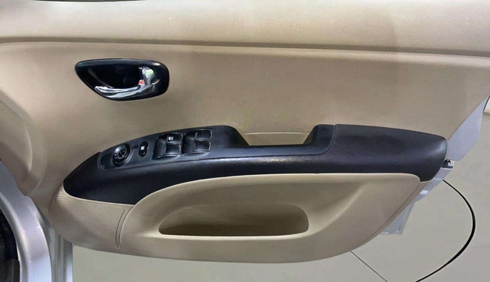 2013 Hyundai i10 SPORTZ 1.2, Petrol, Manual, 19,129 km, Driver Side Door Panels Control