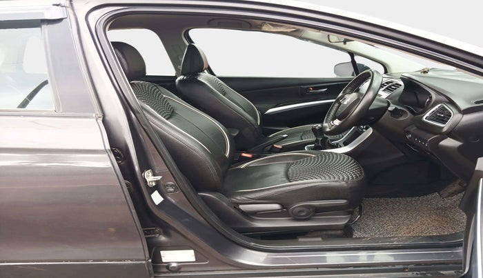 2018 Maruti S Cross ZETA 1.3, Diesel, Manual, 58,406 km, Right Side Front Door Cabin