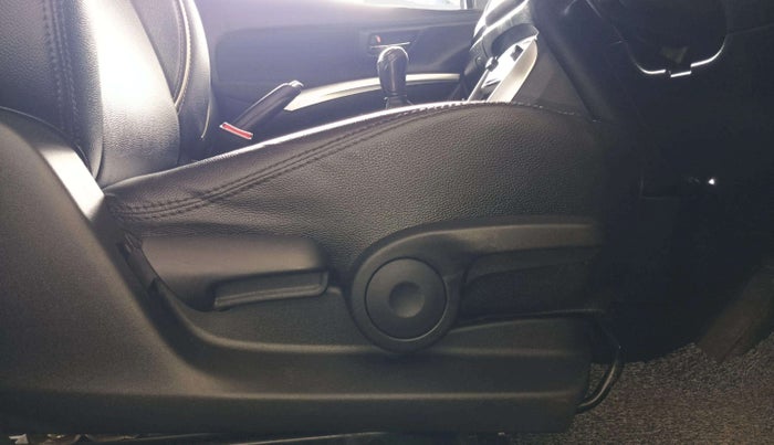 2018 Maruti S Cross ZETA 1.3, Diesel, Manual, 58,406 km, Driver Side Adjustment Panel