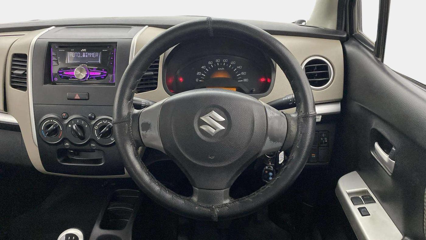 2015 Maruti Wagon R 1.0 LXI, CNG, Manual, 98,795 km, Steering Wheel Close Up