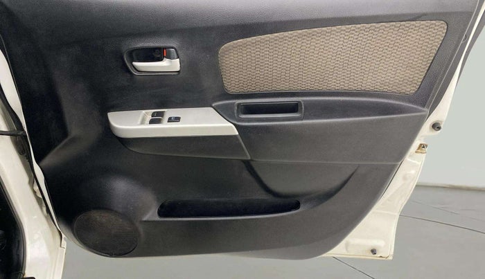 2015 Maruti Wagon R 1.0 LXI, CNG, Manual, 98,795 km, Driver Side Door Panels Control