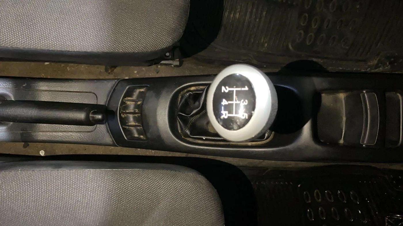 2012 Maruti Wagon R 1.0 LXI, Petrol, Manual, 37,980 km, Gear Lever