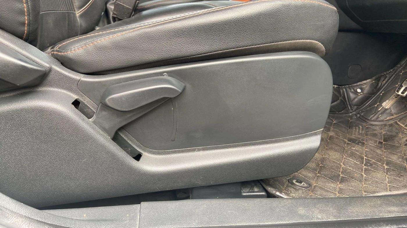 2019 Ford Ecosport TITANIUM 1.0L ECOBOOST SPORTS(SUNROOF), Petrol, Manual, 62,650 km, Driver Side Adjustment Panel
