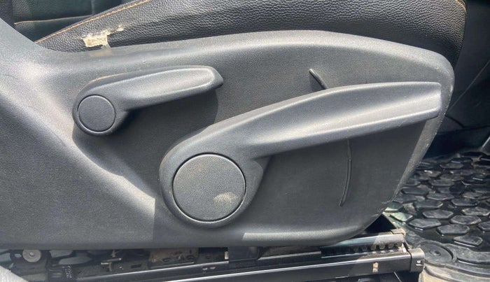 2019 Jeep Compass SPORT PLUS 2.0 DIESEL, Diesel, Manual, 53,146 km, Driver Side Adjustment Panel