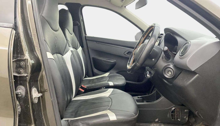 2017 Renault Kwid RXT 1.0 AMT (O), Petrol, Automatic, 33,941 km, Right Side Front Door Cabin