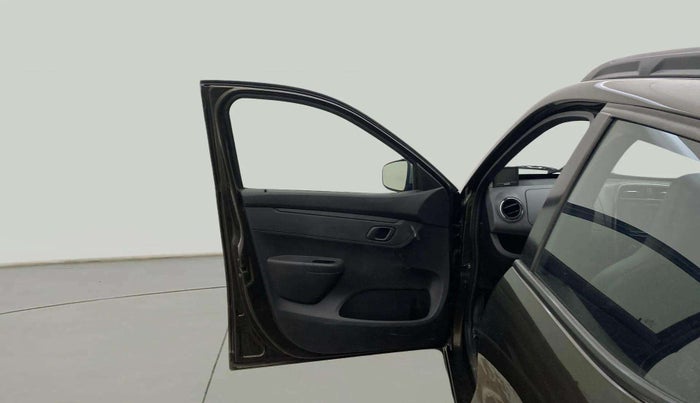 2017 Renault Kwid RXT 1.0 AMT (O), Petrol, Automatic, 33,941 km, LHS Front Door