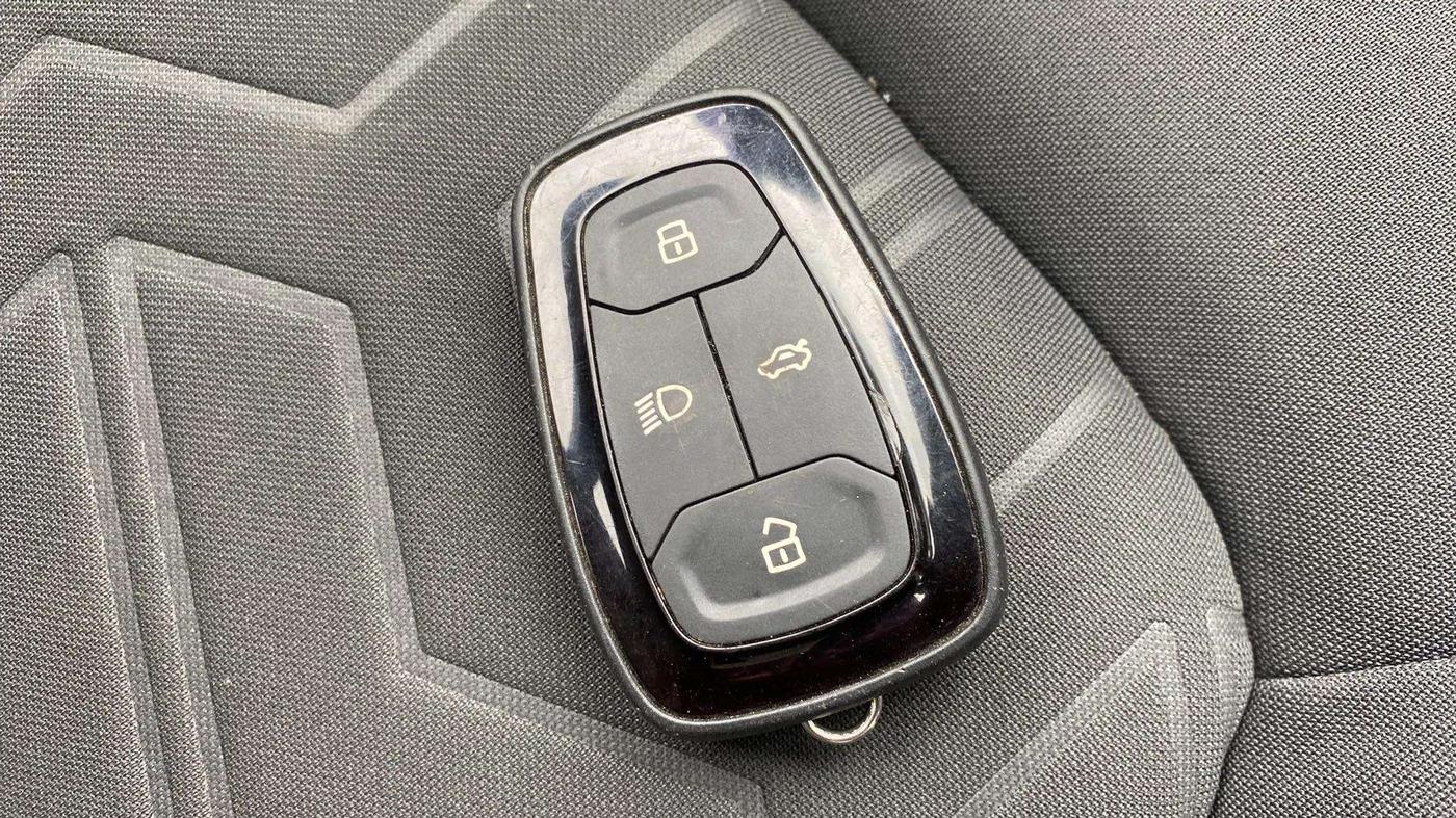 2020 Tata NEXON XZ PLUS PETROL, Petrol, Manual, 43,543 km, Key Close Up