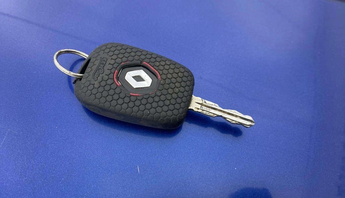 2020 Renault TRIBER RXL MT, Petrol, Manual, 35,737 km, Key Close Up
