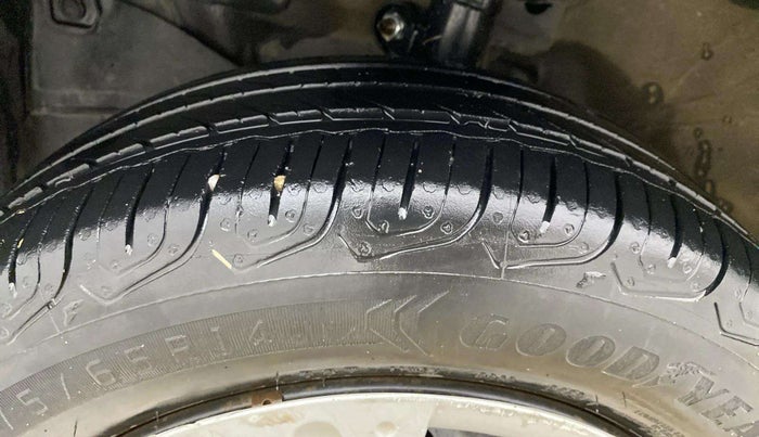 2015 Honda Brio S MT, Petrol, Manual, 54,489 km, Left Front Tyre Tread