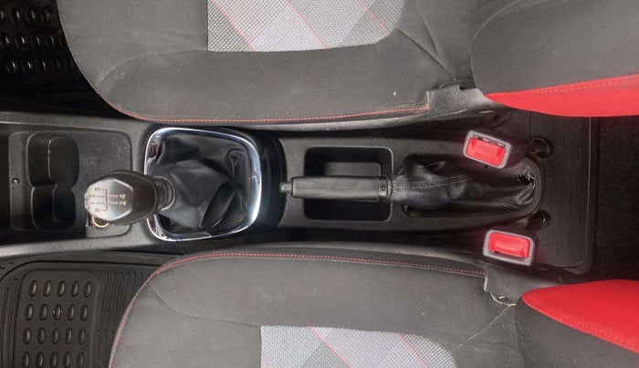 2017 Renault Kwid RXT 0.8, Petrol, Manual, 24,762 km, Gear Lever