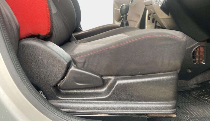 2017 Renault Kwid RXT 0.8, Petrol, Manual, 24,762 km, Driver Side Adjustment Panel