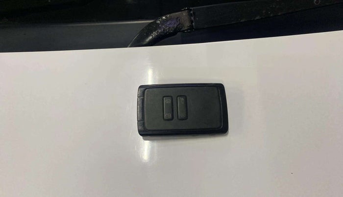 2019 Renault TRIBER RXZ, Petrol, Manual, 78,455 km, Key Close Up