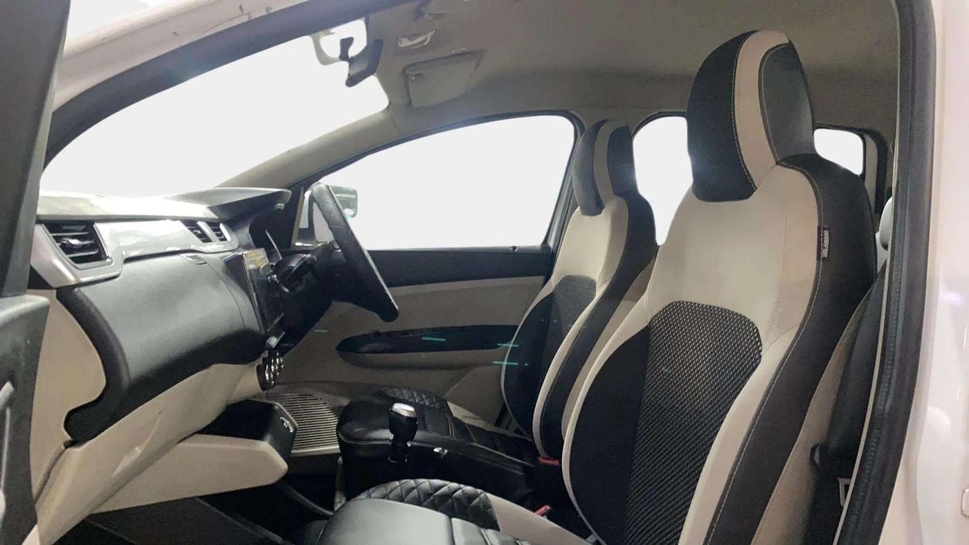 2019 Renault TRIBER RXZ, Petrol, Manual, 78,921 km, Right Side Front Door Cabin